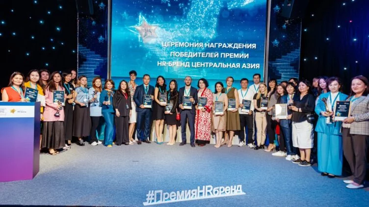 26 мая состоялась церемония награждения ежегодной премией HR-бренд от компании HeadHunter. В этом году на Премию было заявлено 33 проекта от 28 номинантов компаний из Казахстана, Кыргызстана и Узбекистана. - изображение 1