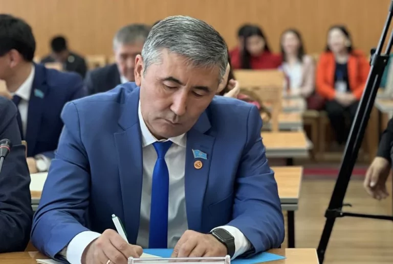 Секретарем маслихата области Абай избран Куаныш Сулейменов - изображение 1