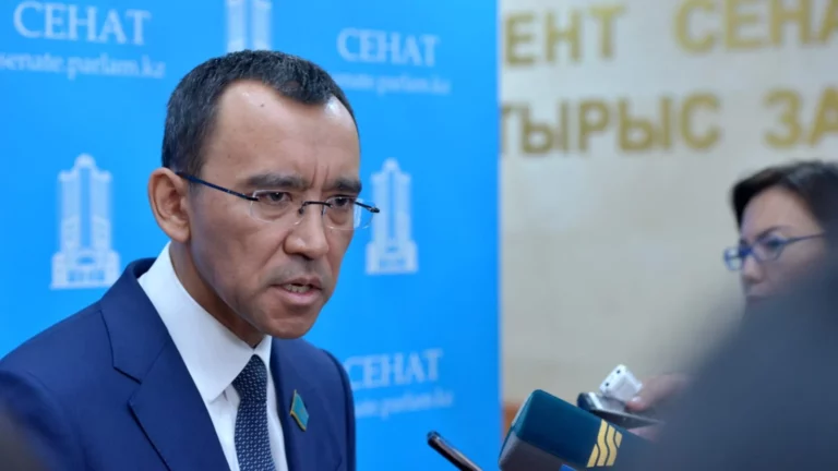 Назарбаев елдің саясатына араласпайды – Әшімбаев - изображение 1