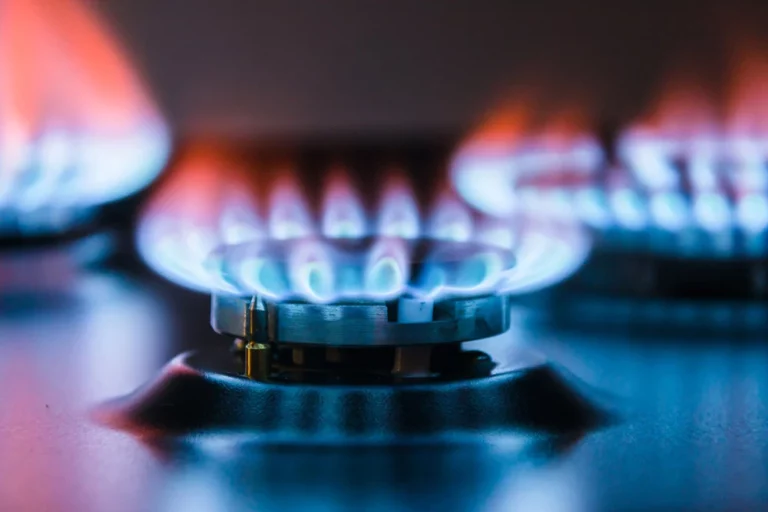 Европа начала использовать зимние запасы газа из-за сокращения поставок - изображение 1