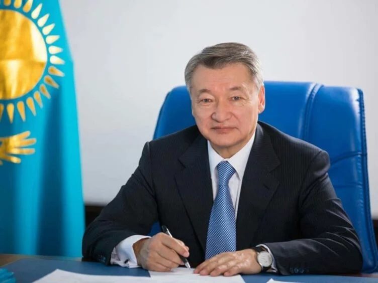      Даниал Ахметов назвал размер своей зарплаты - изображение 1