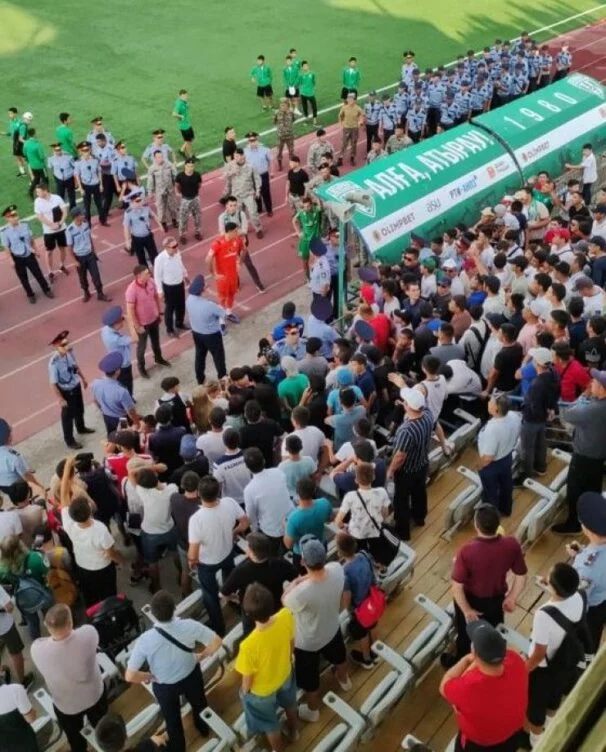 Болельщики требуют изменить кадровую политику местной футбольной команды в Атырау - изображение 1