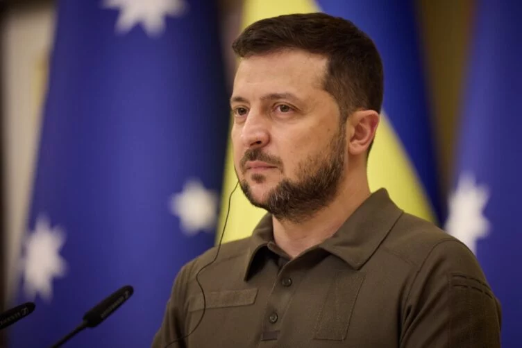 Украина не готова отдать свои земли России — Зеленский - изображение 1