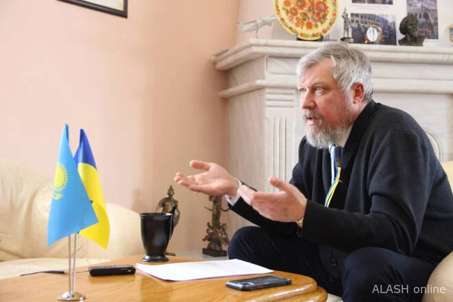 Посла Украины в Казахстане предлагают депортировать из страны - изображение 1