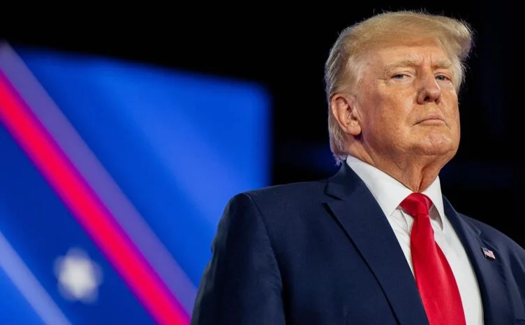 Минюст США призвал обнародовать ордер на обыск в имении Трампа - изображение 1