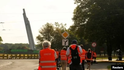 В Риге снесли памятник, установленный в честь Красной армии - изображение 1