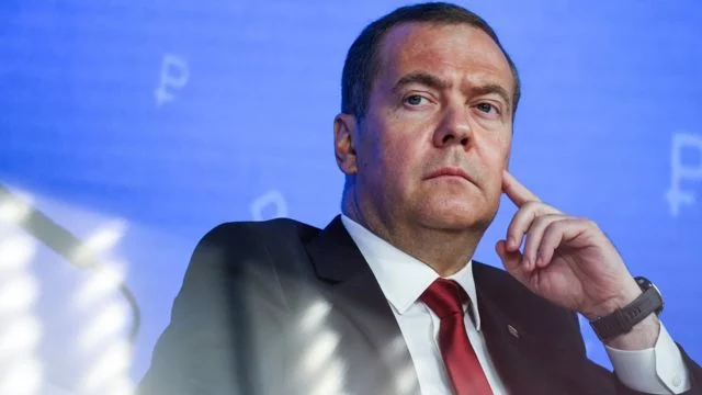 Медведев ответил Зеленскому на предложение конфисковать активы России - изображение 1