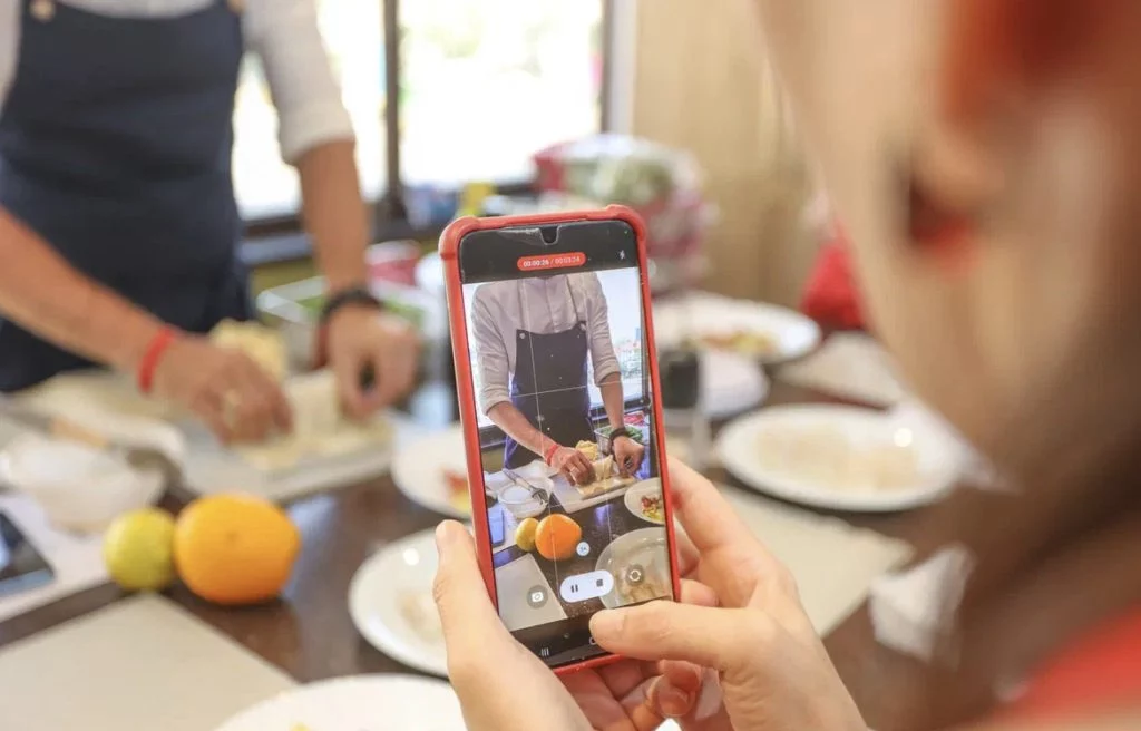 Изображение 1 для Вкусные фотографии с помощью HUAWEI nova Y90