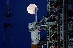 Исторический старт миссии NASA к Луне отложили в США - изображение 1