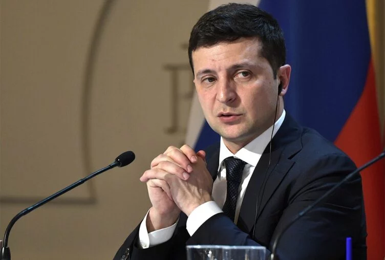 Зеленский: Украина не исключает возможности возвращения Крыма дипломатическим путем - изображение 1