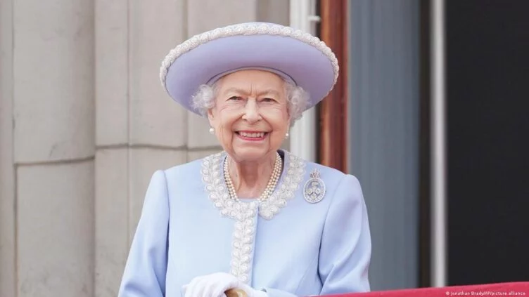 Королева Великобритании Елизавета Вторая скончалась в возрасте 96 лет - изображение 1