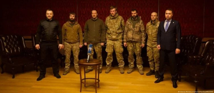 Обмен пленными: Украина получила «азовцев», РФ — Медведчука - изображение 1