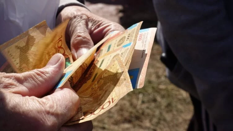 Әйелдердің зейнетке шығу жасы 61 жас болады – Тоқаев - изображение 1
