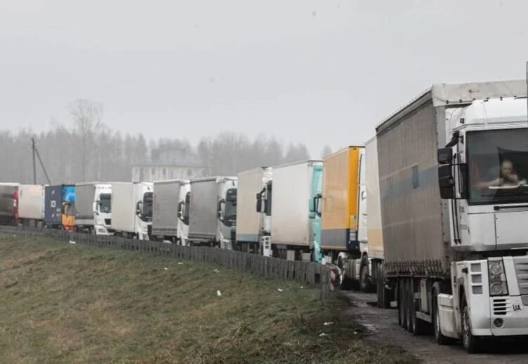В Казахстане начали задерживать российские грузовики с товарами из Европы - изображение 1