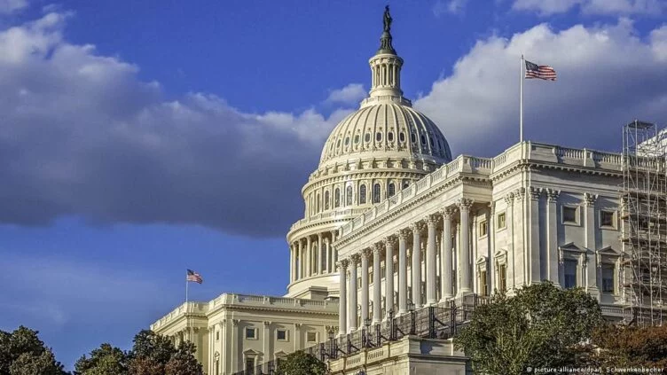 Сенат США одобрил помощь Украине на $12 млрд - изображение 1