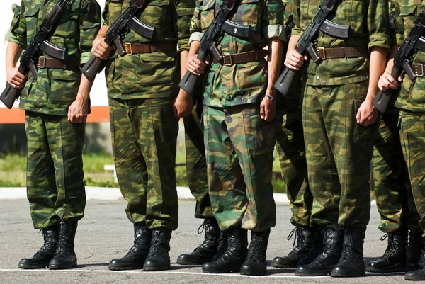 Чтобы зачислить в армию одного человека, военкоматы РК должны призвать семь - изображение 1