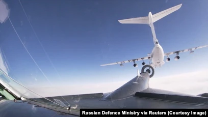 Российские бомбардировщики пролетели над Беринговым и Охотским морями - изображение 1