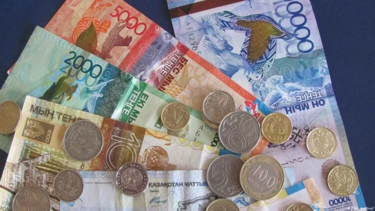 Госслужащие, имеющие более 30 млн тенге, должны положить их на счет в банк - изображение 1