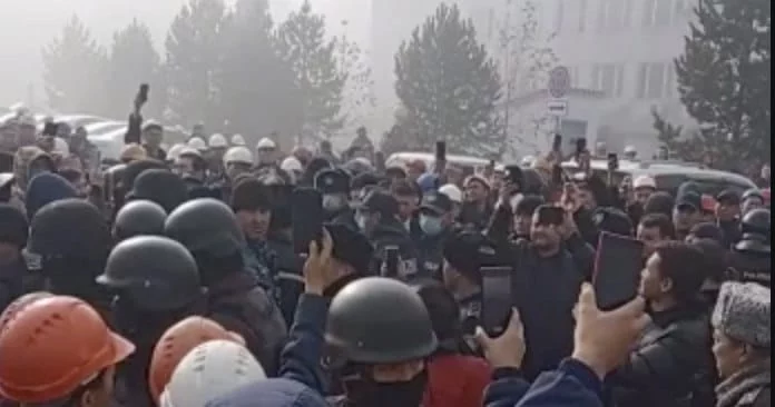 Жамбыл облысындағы «Қазфосфат» кен орнында ереуіл басталды - изображение 1