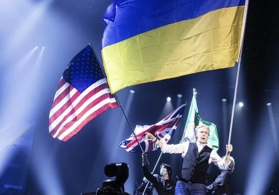 Гитара Маккартни продана на аукционе в поддержку Украины - изображение 1