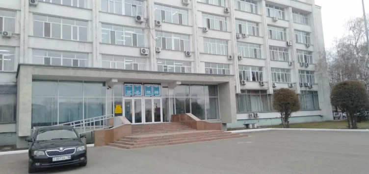 Уволенный за препятствование деятельности СМИ полицейский по-прежнему в составе Общественного Совета Семея - изображение 1