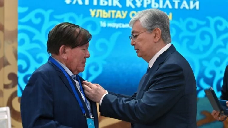 Шаханов: Тоқаев дегенде ішкен асымды жерге қоямын, ол – шыншыл адам - изображение 1