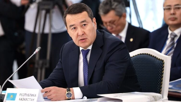 Премьер-министр Казахстана потребовал от министров выкладываться на работе на 100% - изображение 1