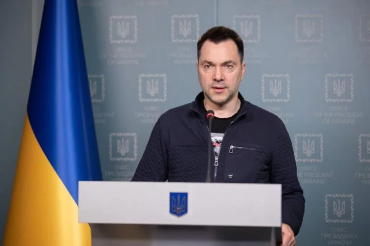 Советник Зеленского Арестович подал в отставку - изображение 1