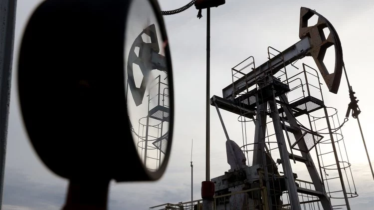Страны G7 в марте пересмотрят потолок цен на нефть из России - изображение 1