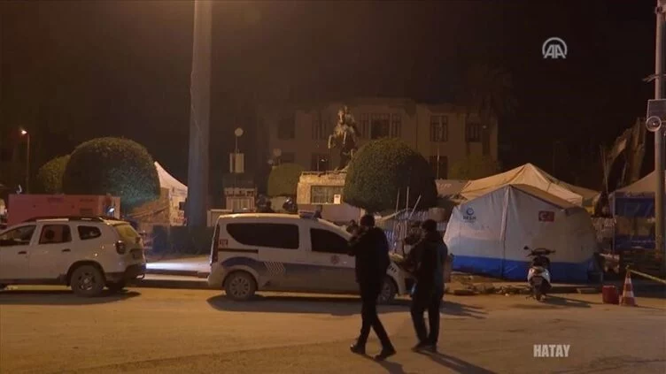 В зоне бедствия в Турции разрушены либо серьезно повреждены более 164 тыс. построек - изображение 1