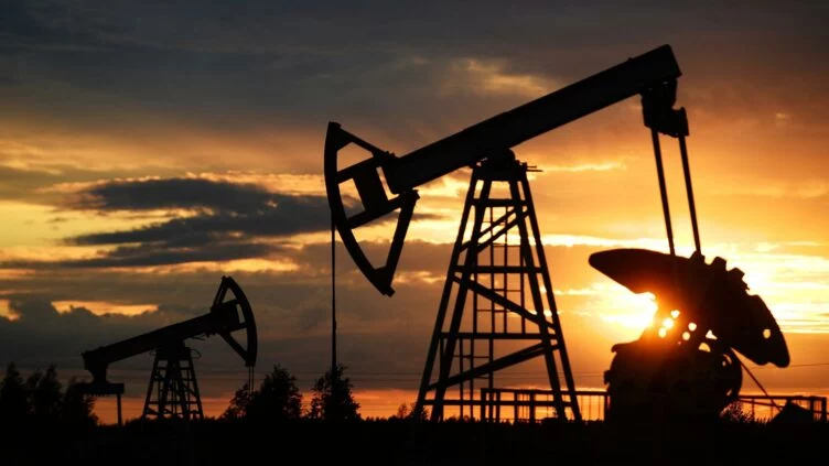 Москва прекратила поставки нефти странам, которые ввели потолок цен - изображение 1