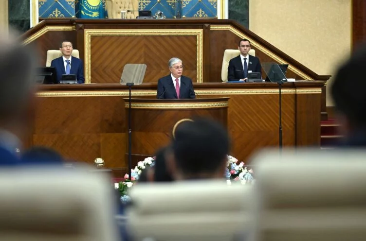 Низкий уровень жизни и правовая несправедливость: Токаев обещает решить проблемы казахстанцев - изображение 1