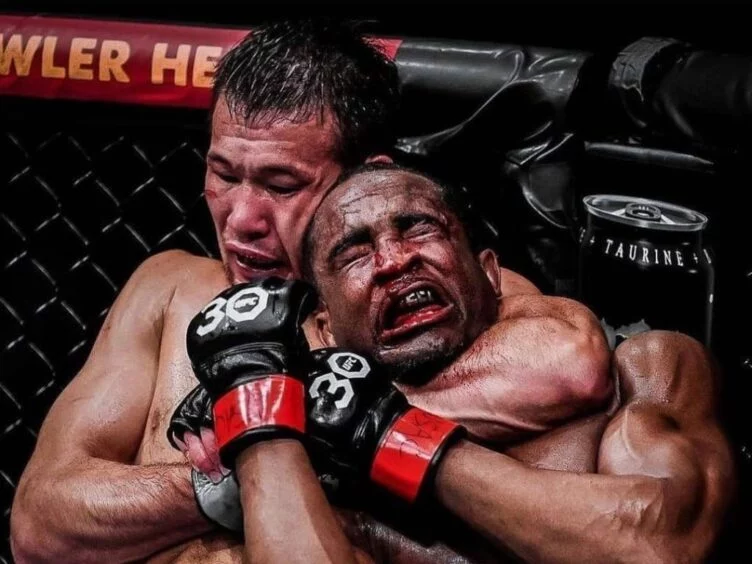 UFC: Қазақстандық спортшы қарсыласын ойсырата жеңді - изображение 1