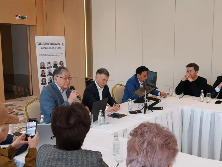 Алматыда «Халық парламентінің» алғашқы отырысы өтіп жатыр - изображение 1