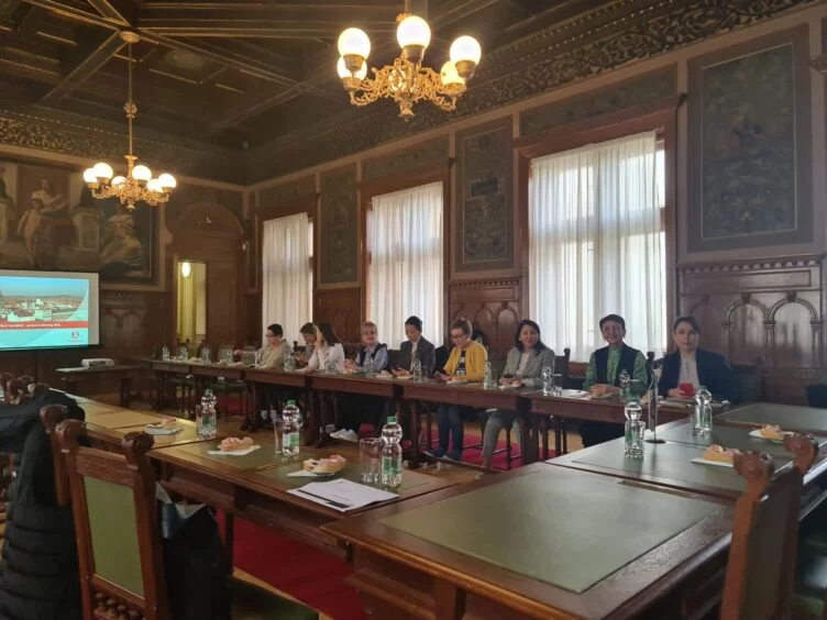 В Казахстане работают над внедрением института профессиональных приёмных семей - изображение 1