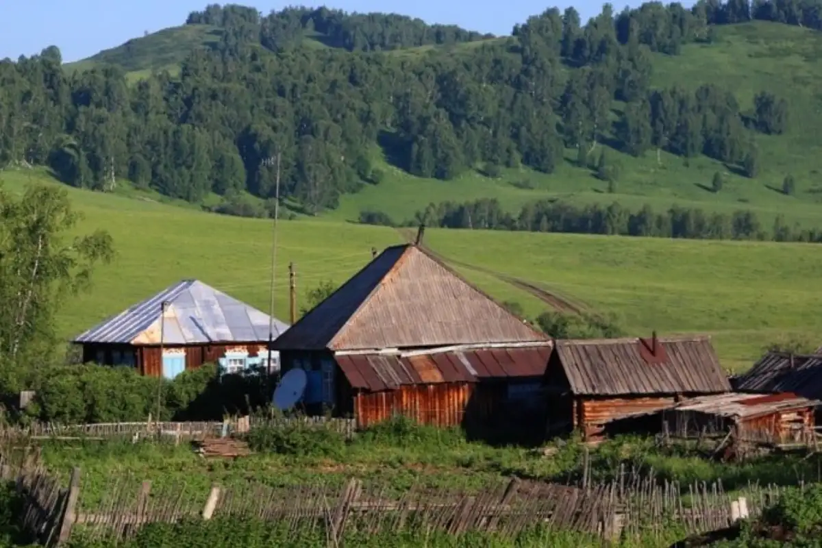 Села казахстана. Риддер село поперечное. Село поперечное Казахстан. Село поперечное Восточно Казахстанской области. Село Сенное БОЛЬШЕНАРЫМСКИЙ район Восточно Казахстанская область.