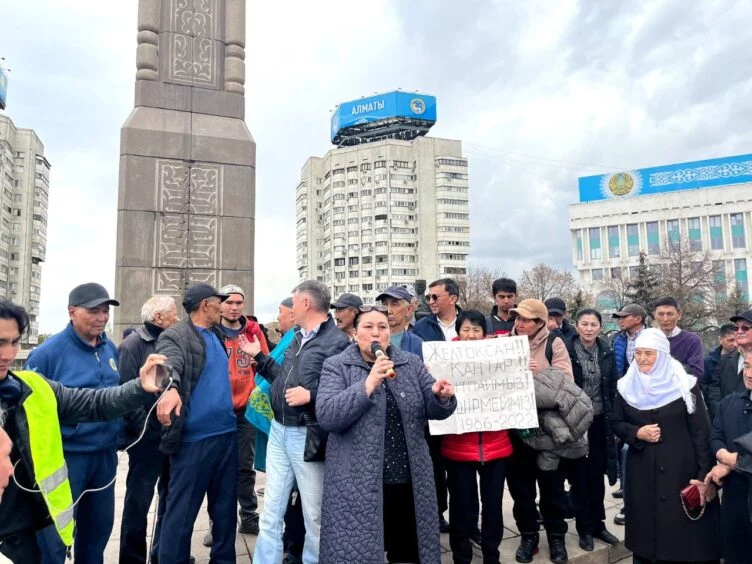 Изображение 1 для В Алматы прошел несанкционированный митинг против итогов выборов депутатов