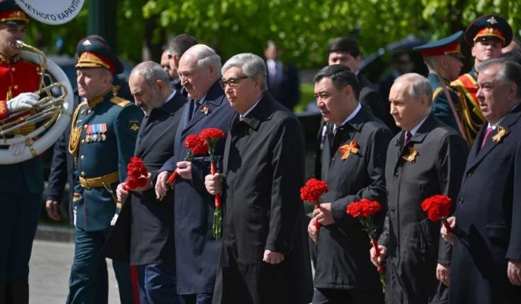 «Дұшпан»: Украина Мәскеудегі Жеңіс парадына қатысқан басшылар туралы айтты - изображение 1