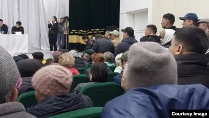 Жители Бестобе сообщили о вызовах в полицию перед встречей с властями - изображение 1