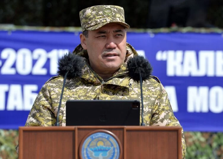 Изображение 1 для Президент Кыргызстана с делегацией вылетел на военный парад в Москву