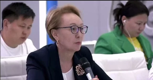 Изображение 1 для Минпросвещения прокомментировали скандал о поездке школьников в Крым