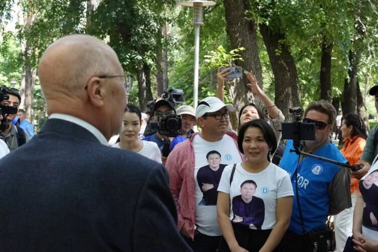 В Алматы прошел митинг активистов в честь Дня памяти жертв политических репрессий и голода - изображение 1