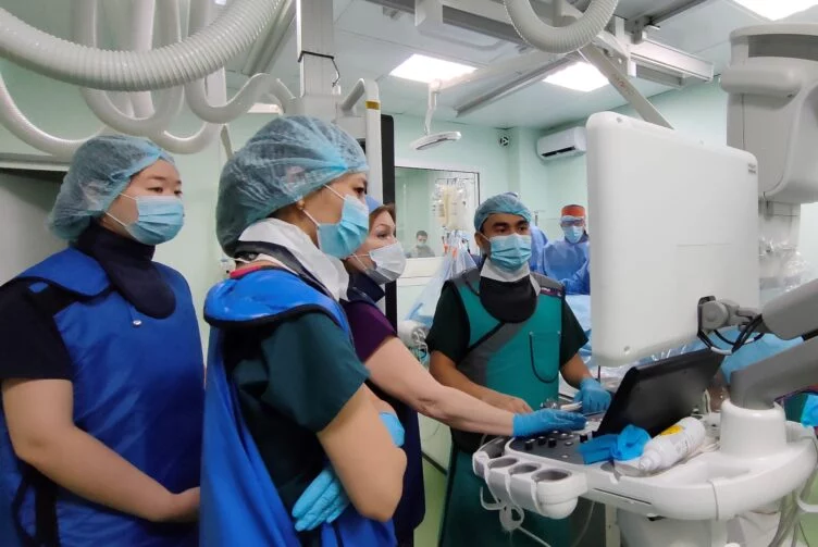 В Казахстане празднуются День медицинского работника и День отцов - изображение 1