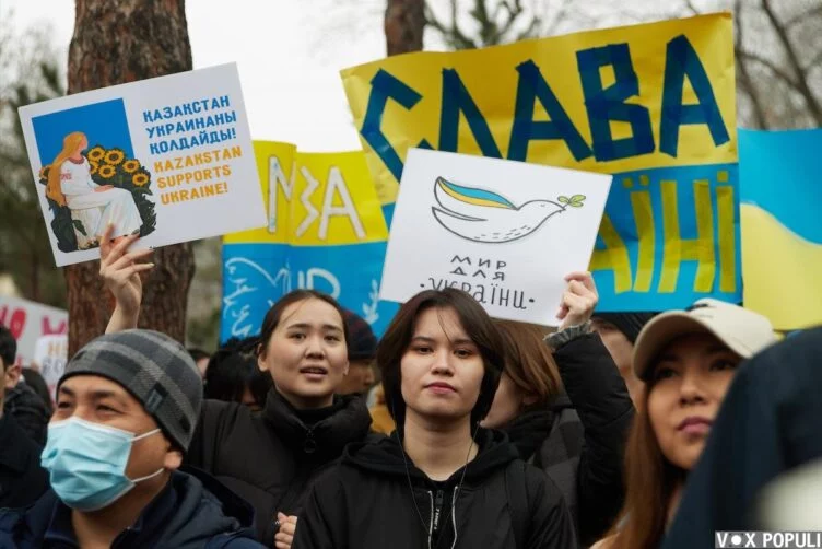Изображение 1 для Аким Астаны не знает об отказе активистам в проведении митинга в поддержку Украины