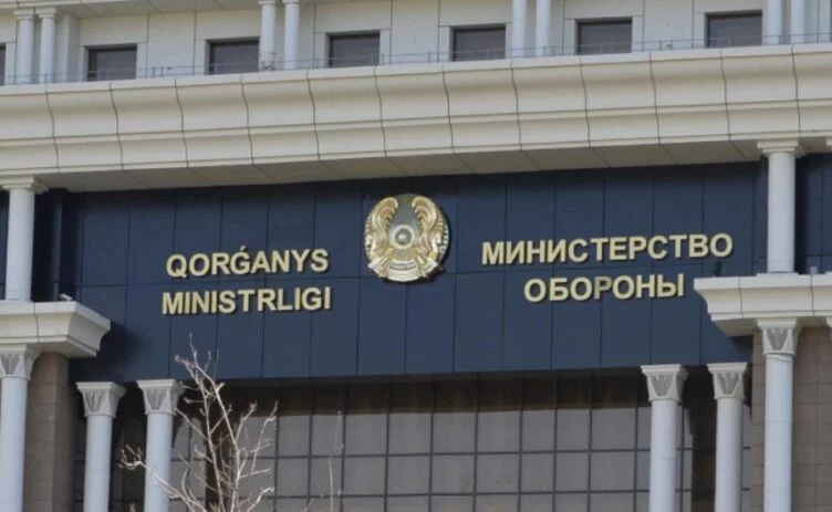 Шпекбаевтың орнына Сыдықов: Қорғаныс министрлігінде ауыс-түйіс болды - изображение 1