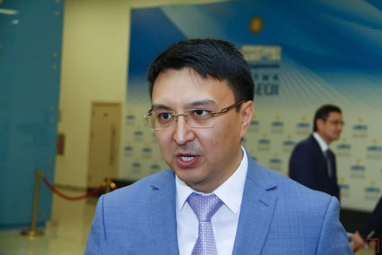 Изображение 1 для Антикор: Альтаев получил от Мырзахметова в качестве взяток 135 тыс. долларов