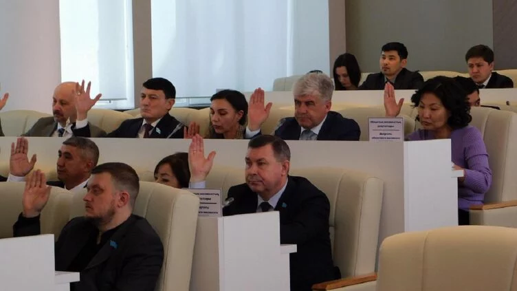Изображение 1 для Маслихат ВКО отказался транслировать созыв с избранием нового акима