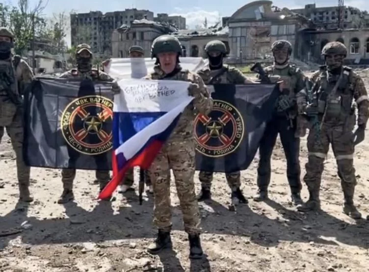 Шойгу приказал всем ЧВК подписать контракты с Минобороны РФ - изображение 1