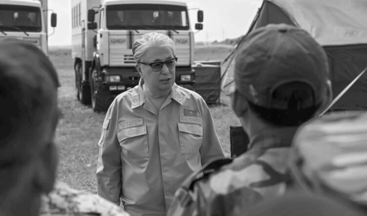 Токаев посмертно наградил погибших от пожара орденом «Құрмет» - изображение 1