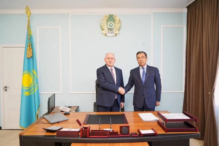 В Абайской области сменили акима охваченного пожаром района - изображение 1